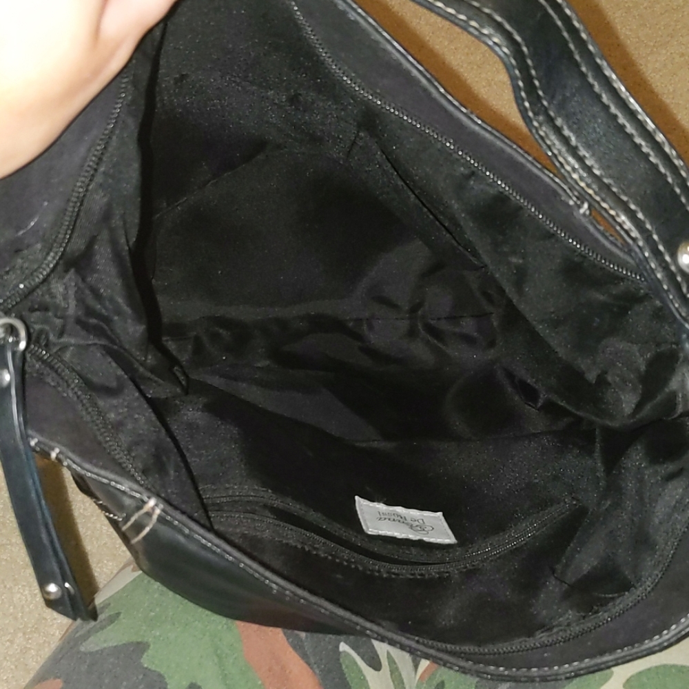 Black stud purse - Picture 6 of 8